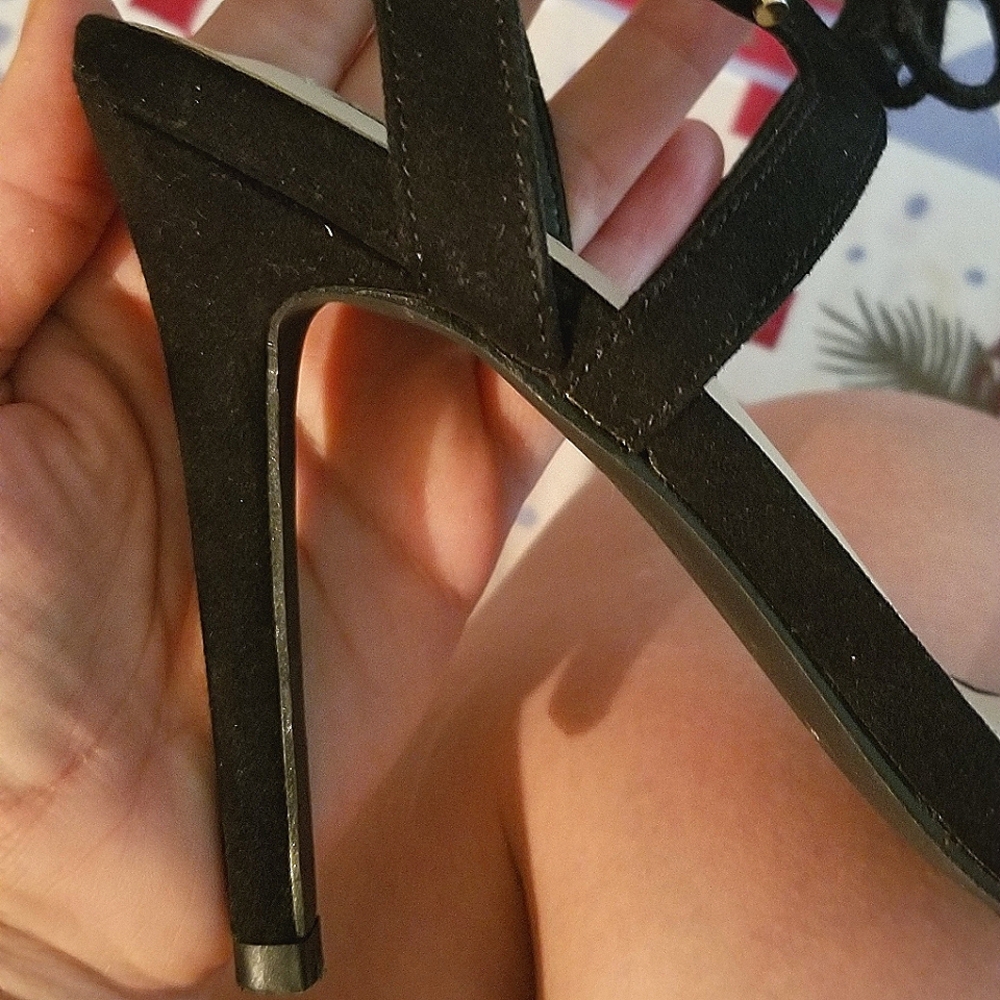 Suede lace up heels - Picture 4 of 8